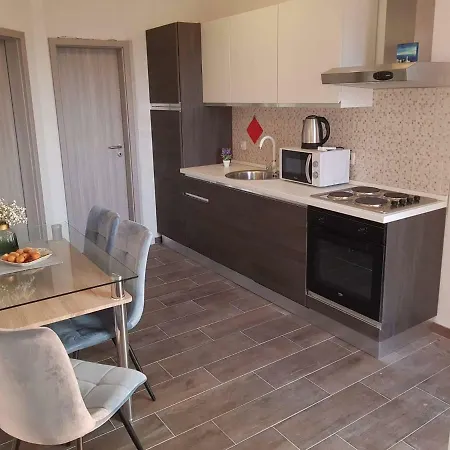 Apartament Luce I Miho *