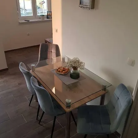 Luce I Miho Apartament *