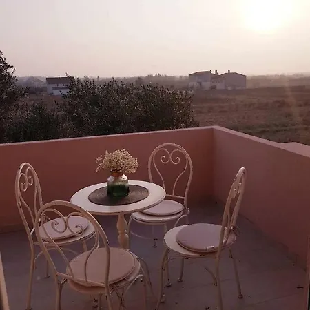 Luce I Miho Apartament Nin