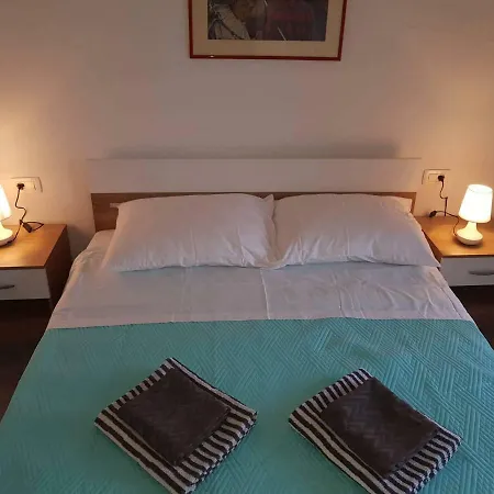 Luce I Miho Apartman Nin